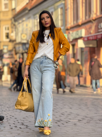 Geaca din piele ecologica cu fermoar supradimensionat [6]