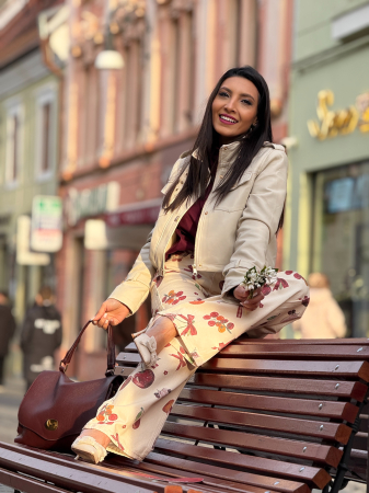 Geaca din piele ecologica cu guler tunica si buzunare aplicate [5]