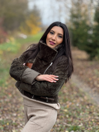 Geaca eleganta din blana si detalii din piele ecologica [7]