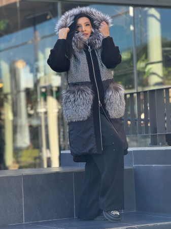 Geaca in carouri alb-negru cu guler si buzunare din blana naturala [3]