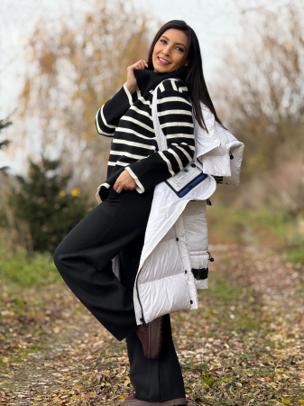 Geaca lunga matlasata cu gluga si fermoar [6]