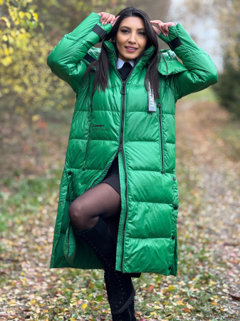 Geaca lunga matlasata cu gluga si fermoar [6]