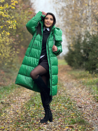 Geaca lunga matlasata cu gluga si fermoar [1]