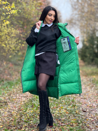 Geaca lunga matlasata cu gluga si fermoar [8]