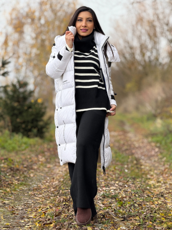 Geaca lunga matlasata cu gluga si fermoar [2]