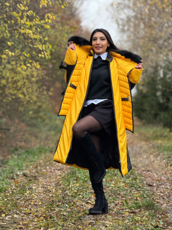 Geaca lunga matlasata cu guler din blana neagra [2]