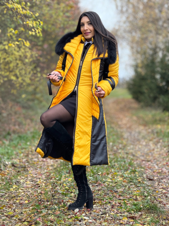 Geaca lunga matlasata cu guler din blana neagra [4]