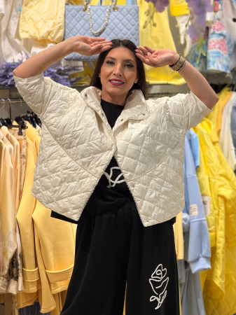 Geci si jachete - Geaca matlasata cu capse si detalii elegante