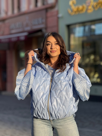 Geaca matlasata cu gluga si fermoar [1]