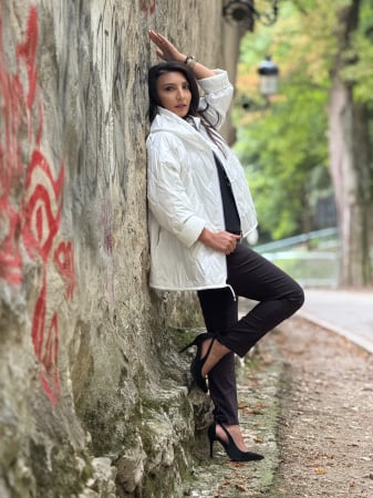 Geci si jachete - Geaca matlasata cu gluga si fermoar