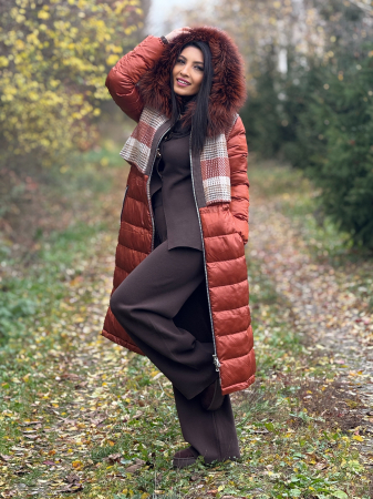 Geaca matlasata cu imprimeu in carouri si guler din blana naturala [5]