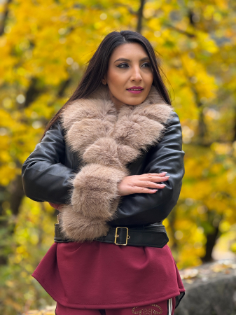 Geaca neagra din piele ecologica cu blanita [1]