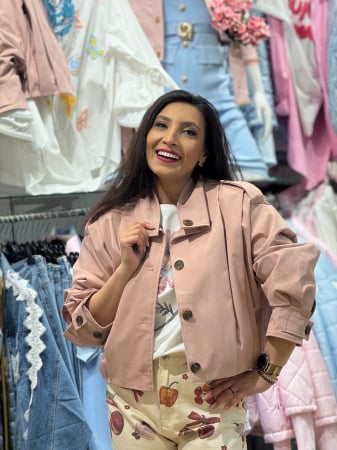 Geci si jachete - Geaca roz cu pliuri si guler tunica