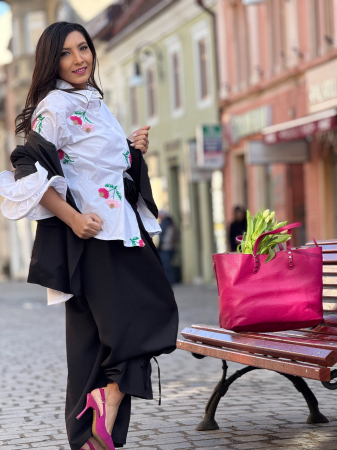 Geanta din piele naturala cu tinte [1]