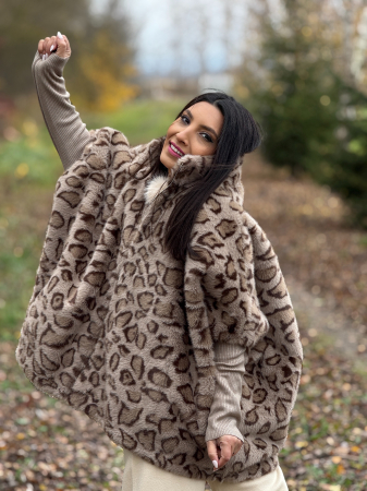 Haina din blana ecologica si dunga pe mana [5]