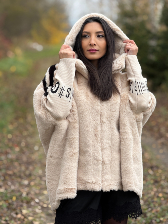 Noutati - Haina din blana ecologica si dunga pe mana