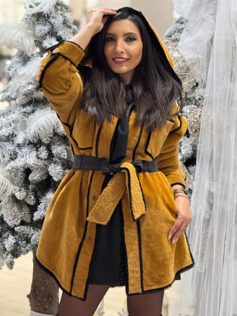 Colectia de lux - Haina din blana naturala cu detalii negre