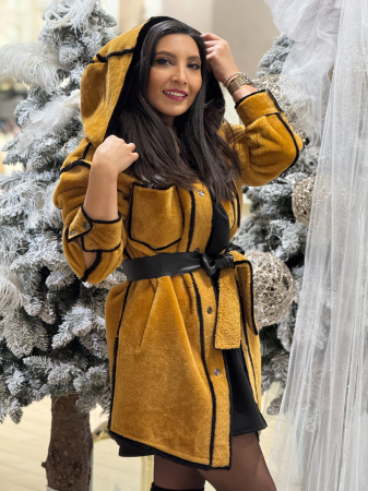 Haina din blana naturala cu detalii negre [4]