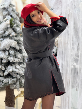 Haina din blana rosie cu detalii negre [7]