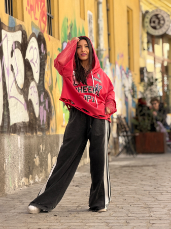 Hanorac cu aplicatii grafice sportive si detalii decorative din plasa [2]