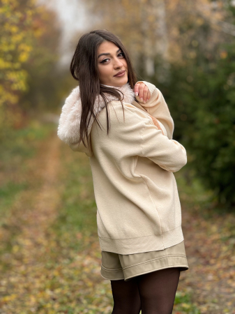 Hanorac cu imprimeu inimioare si gluga cu blanita [2]