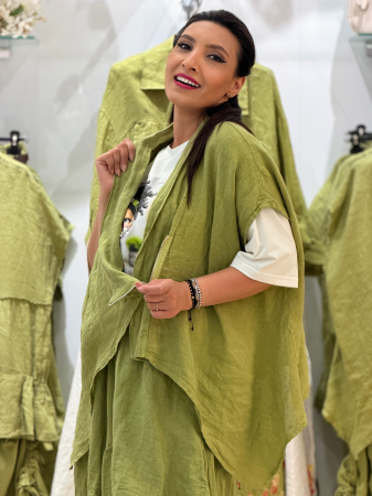 Jacheta asimetrica din in [1]