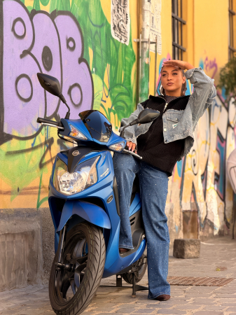 Jacheta cu capse si detaliu din jeans cu lantisor [5]