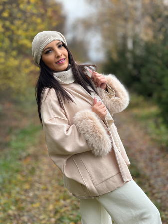 Jacheta cu fermoar si guler de blana [6]