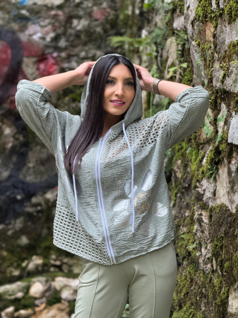 Jacheta cu gluga si floare [2]