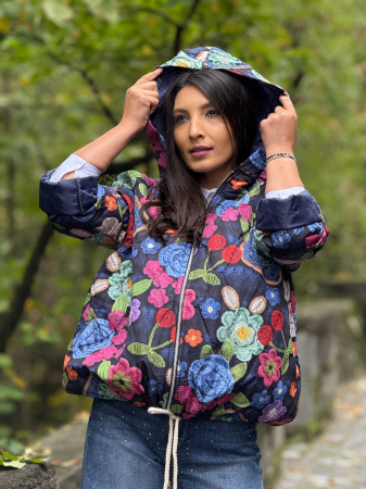 Jacheta cu gluga si flori crosetate multicolor [3]