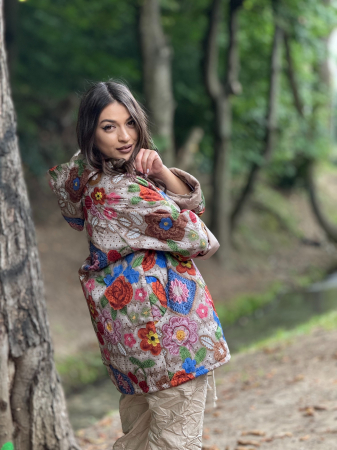 Jacheta cu gluga si flori crosetate multicolor [3]