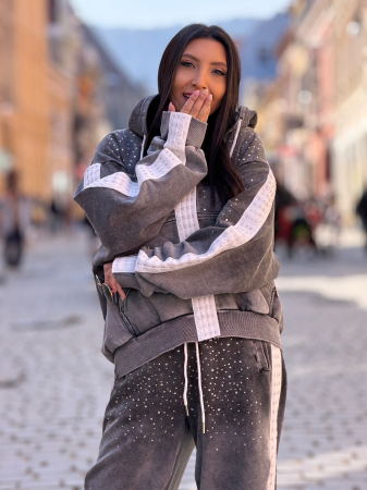 Jacheta cu pietricele si detaliu alb [5]