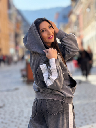 Jacheta cu pietricele si detaliu alb [6]