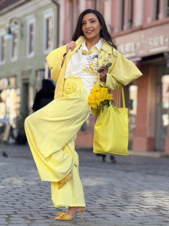 Jachetă damă scurtă din piele ecologica cu umeri bufanti [5]