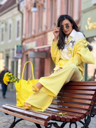 Jachetă damă scurtă din piele ecologica cu umeri bufanti [7]