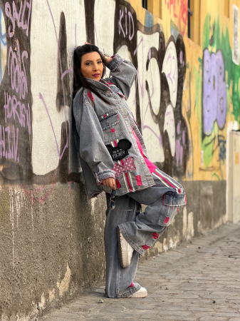 Jacheta din jeans cu broderie Mikey si dunga roz [2]