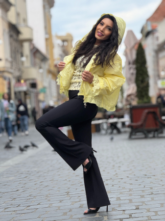 Jacheta galbena cu gluga si dantela [2]