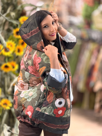 Jacheta matlasata cu imprimeu floral si gluga [3]