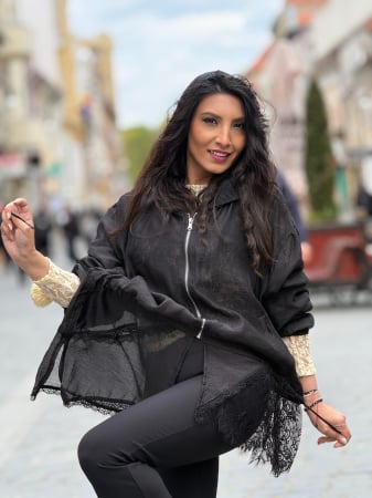 Geci si jachete - Jacheta neagra cu gluga si dantela