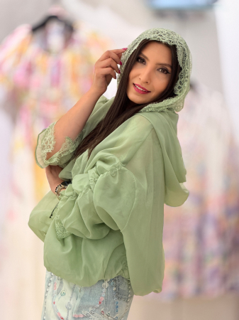 Jacheta verde cu gluga si dantela [2]
