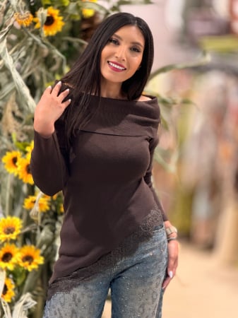 Imbracaminte de dama - Maleta asimetrica cu dantela