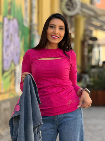 Maleta cu decupaj in zona pieptului [1]