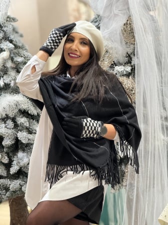 CADOURI DE CRACIUN - Manusi cu patratele