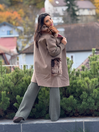 Palton bej cu blana naturala [3]