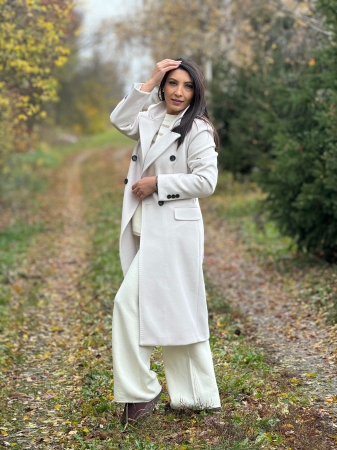 Palton bej cu nasturi [3]