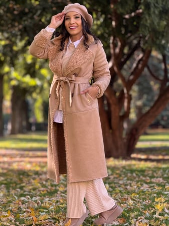 Paltoane si blanuri - Palton-cojoc cu doua randuri de nasturi