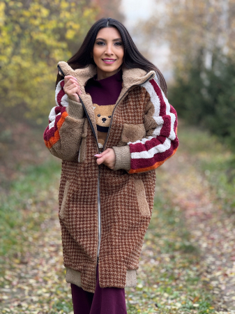 Palton cu model in carouri si detalii colorate [1]