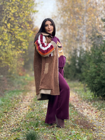 Palton cu model in carouri si detalii colorate [5]