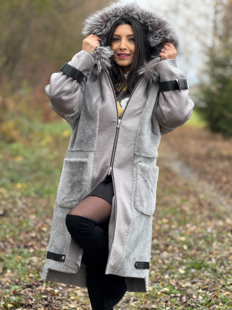 Geci de iarna - Palton gri cu guler din blana naturala
