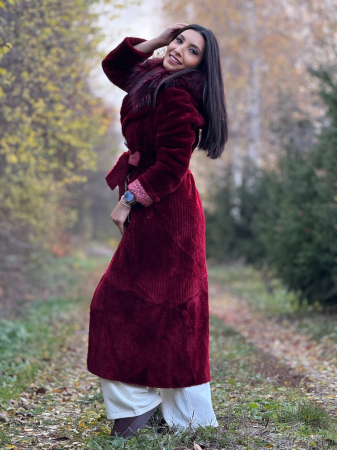 Palton rosu cu guler din blana naturala [2]